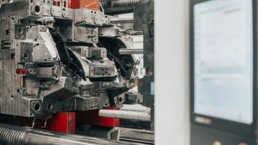 Plastik Enjeksiyon Soğutma Sistemlerinde Chiller Kullanımının Avantajları